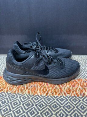 Nike Revolution Woman's Size 9.5